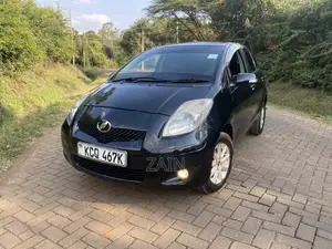 Toyota Vitz 1.3 AWD 5dr 2011 Black