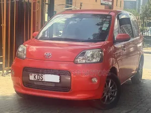 Toyota Porte 2017 Orange