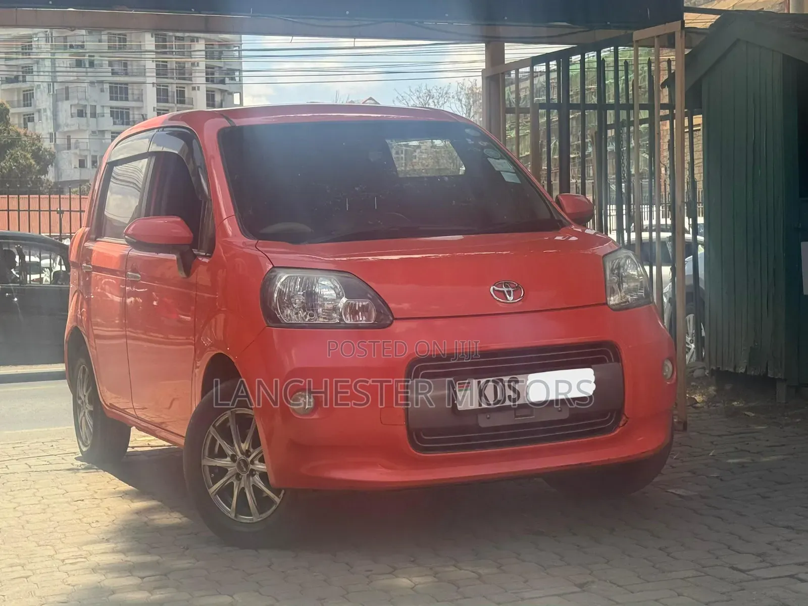 Toyota Porte 2017 Orange
