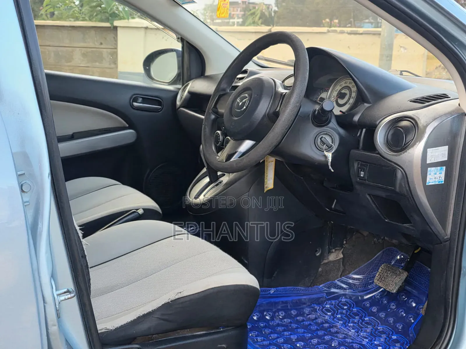 Mazda Demio 2011 Blue