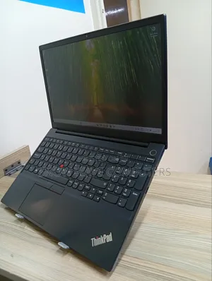 Laptop Lenovo ThinkPad E15 8GB Intel Core i5 SSD 512GB