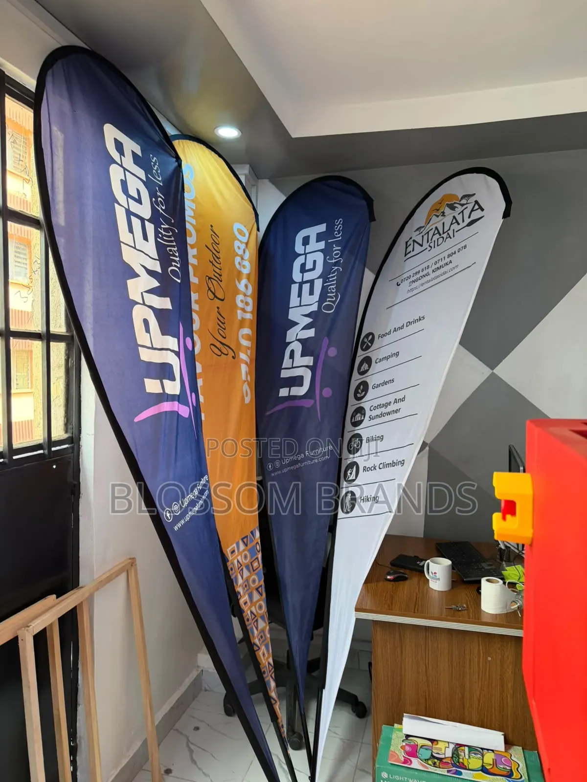 Feather Banners/Teardrops