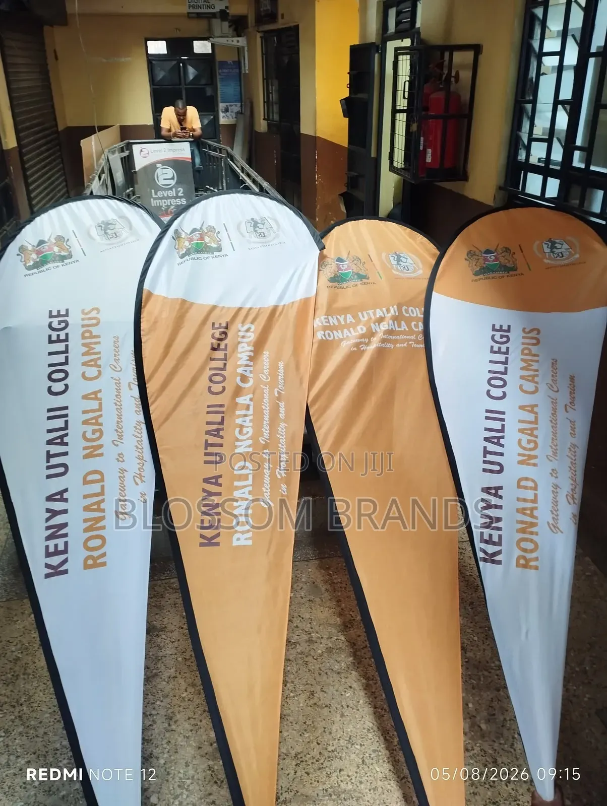 Feather Banners/Teardrops