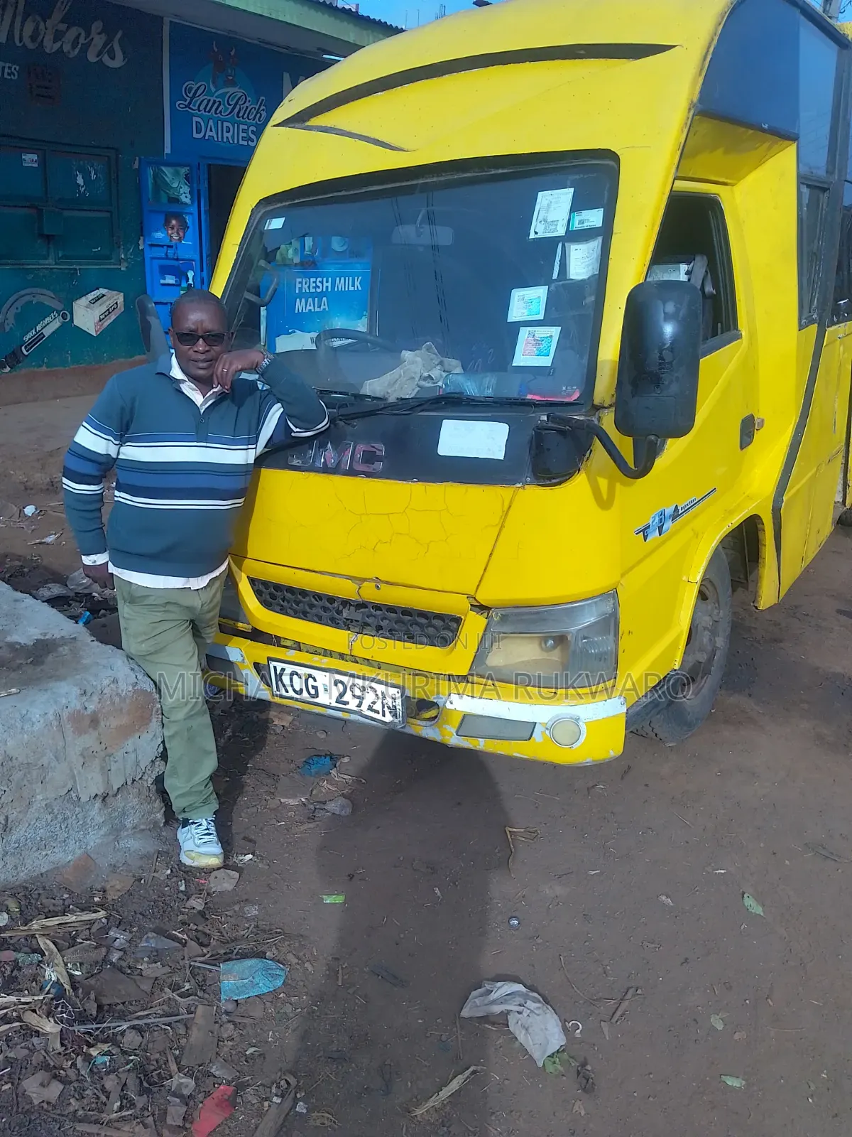 Isuzu NQR 2014 Yellow
