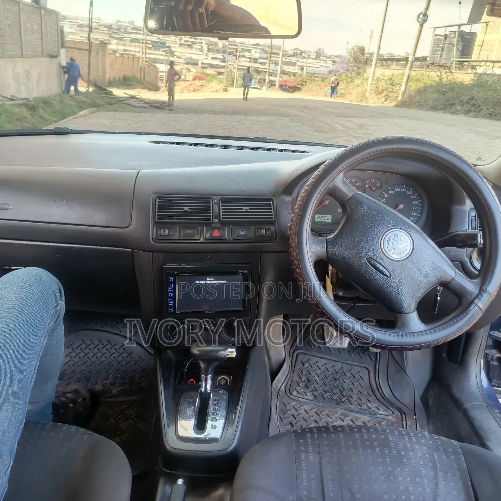 Volkswagen Golf 2004 Blue