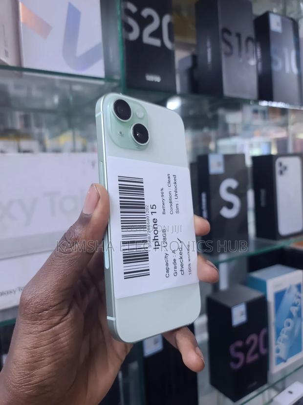 Apple iPhone 15 128 GB Green - thumbnail 3
