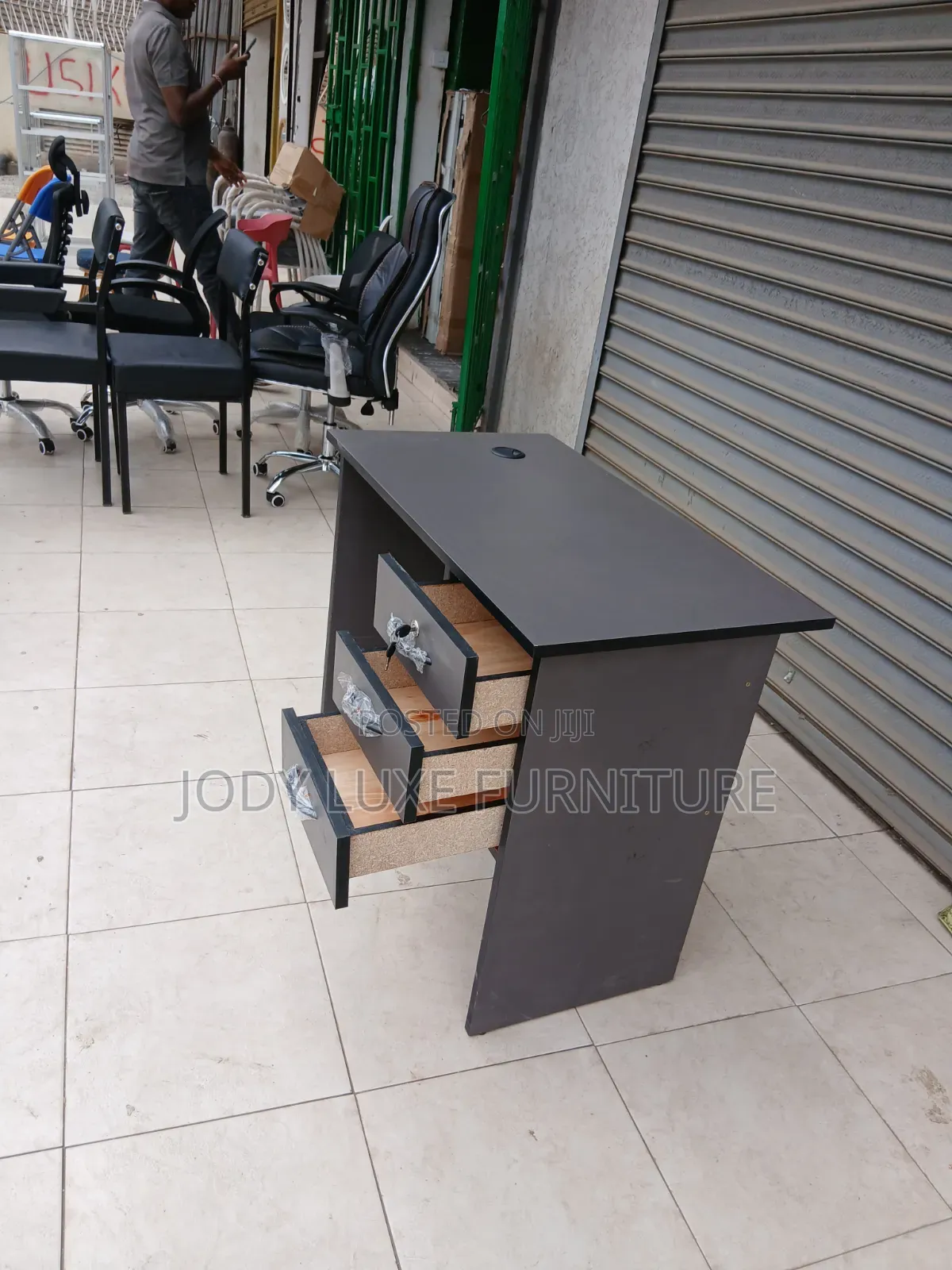 Modern Office Desk
