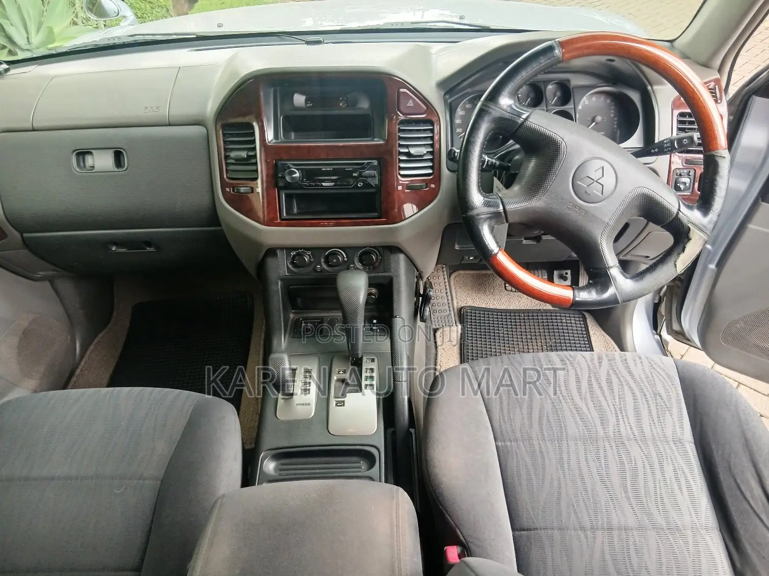 Mitsubishi Pajero 2005 Silver