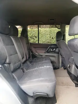 Mitsubishi Pajero 2005 Silver