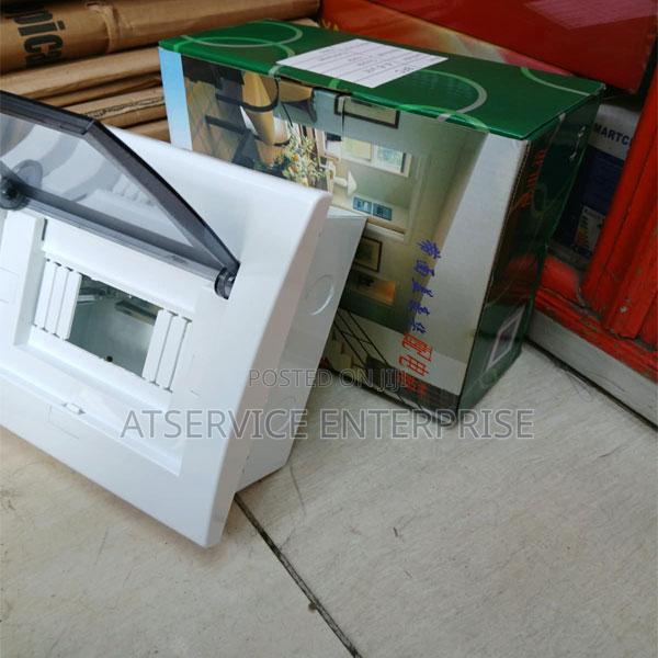 CONSUMER UNIT BOX Circuit Breaker Distribution Box 4-6 Way - main view