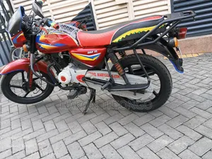 Bajaj Boxer 150 UG 2025 Red