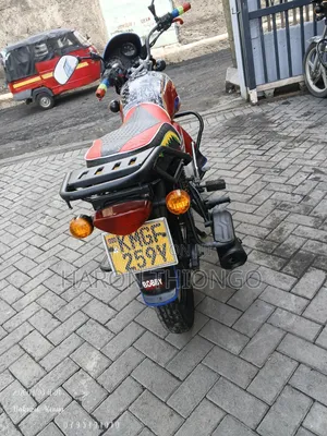 Bajaj Boxer 150 UG 2025 Red