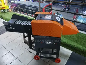 Chaff Cutter Machine With Metal Conveyor 600kgs/Hr