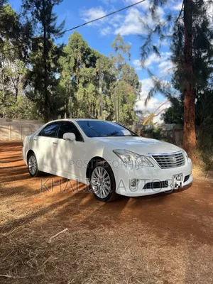 Toyota Crown 2012 White