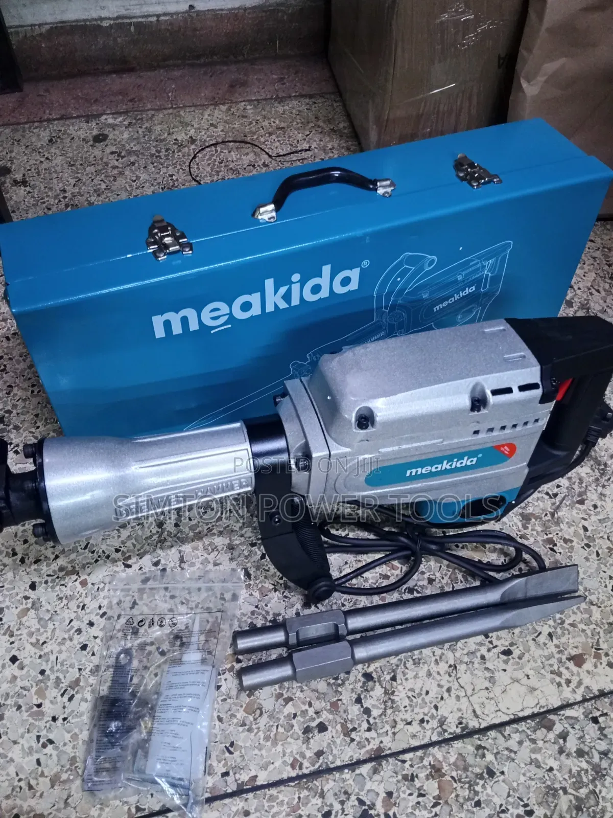 Meakida 2200W Heavy-Duty Demolition Hammer