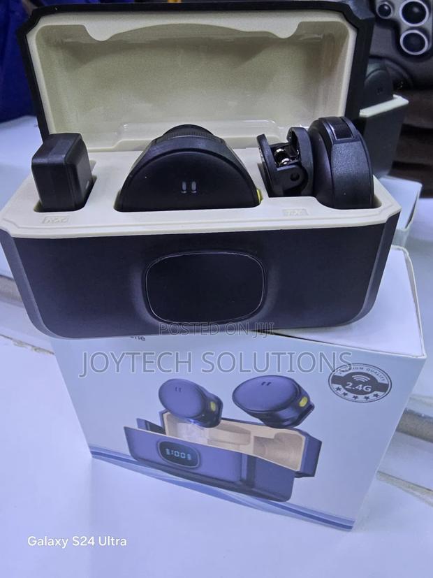 2.4G Wireless Microphone Dual Mic Set With Charging Case - main view