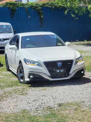 Toyota Crown 2019 White