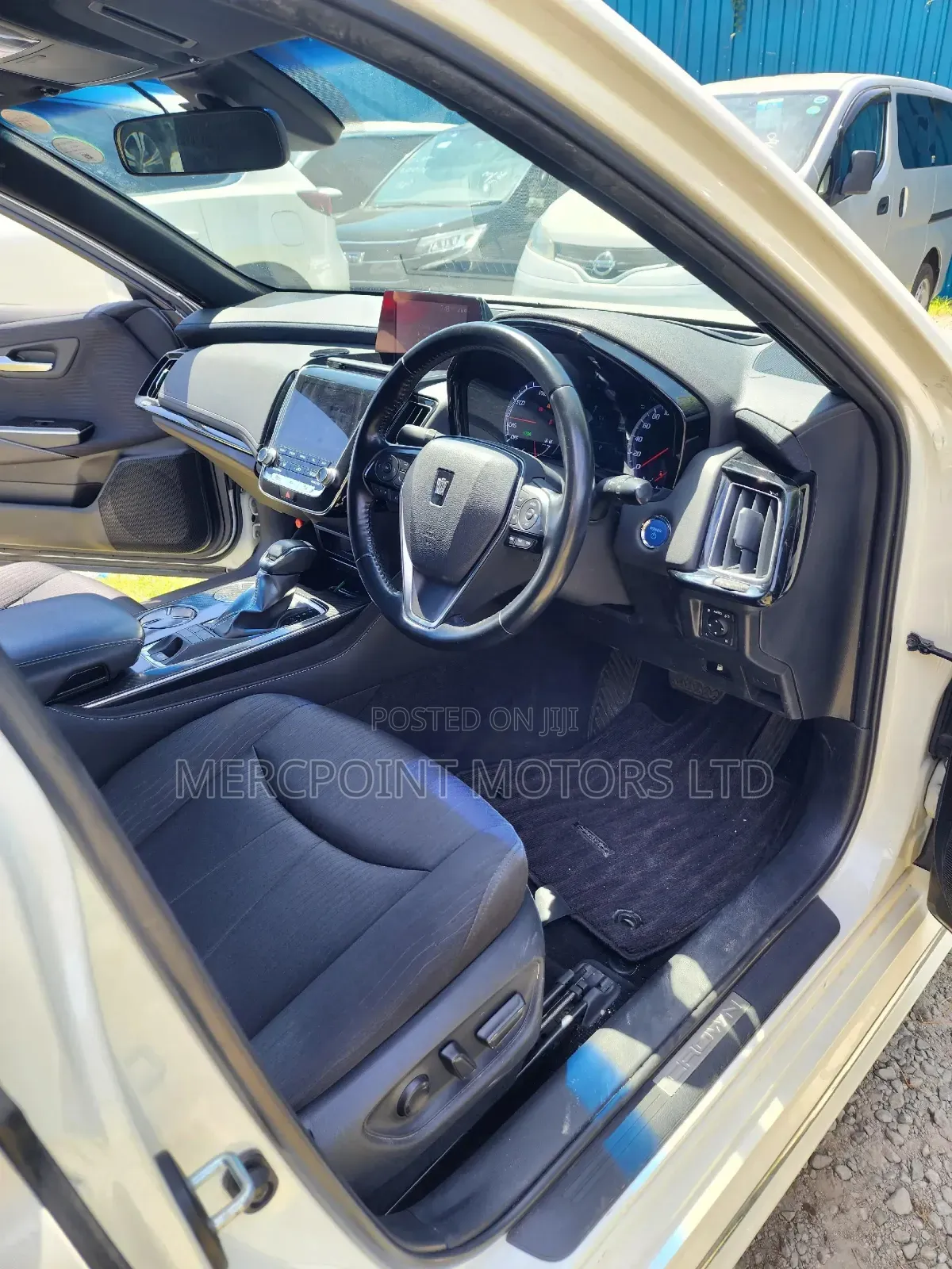 Toyota Crown 2019 White