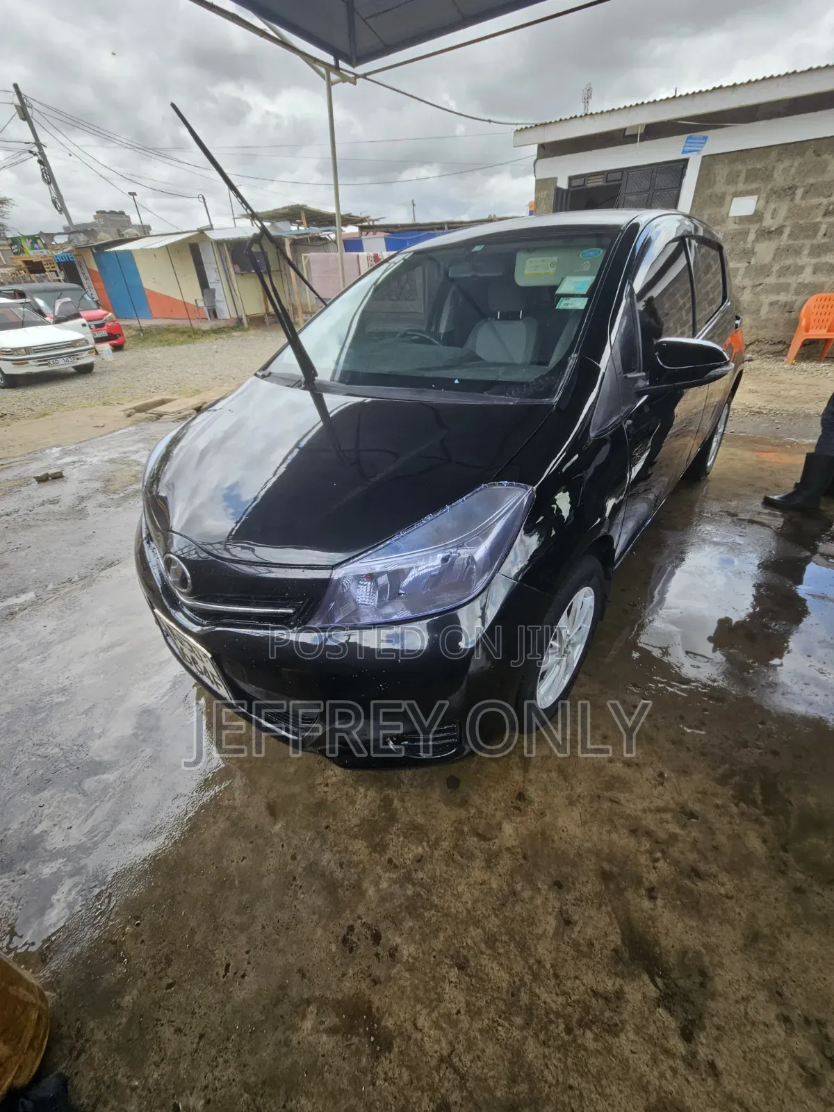 Toyota Vitz 2011 Black