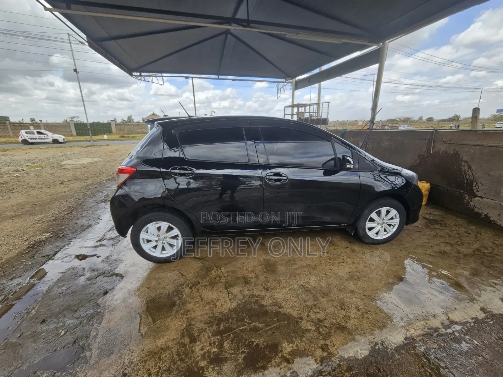 Toyota Vitz 2011 Black