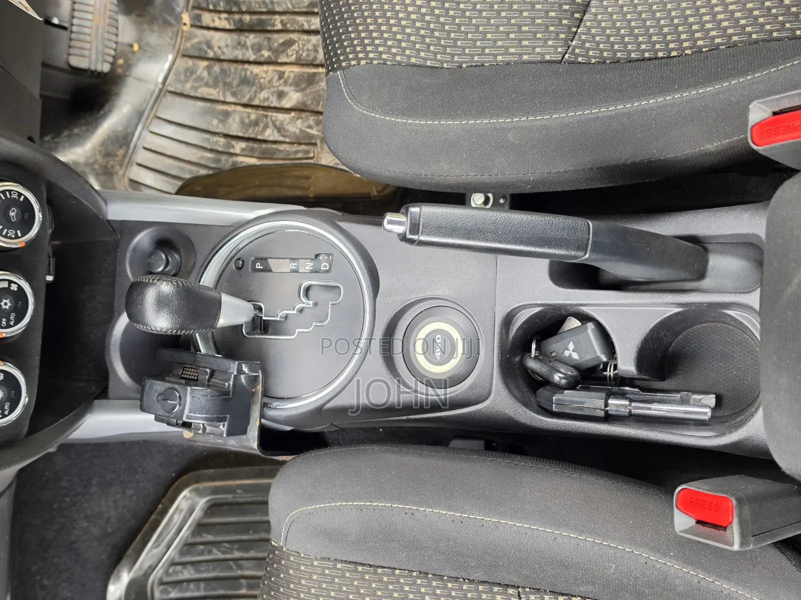 Mitsubishi RVR 2013 Black