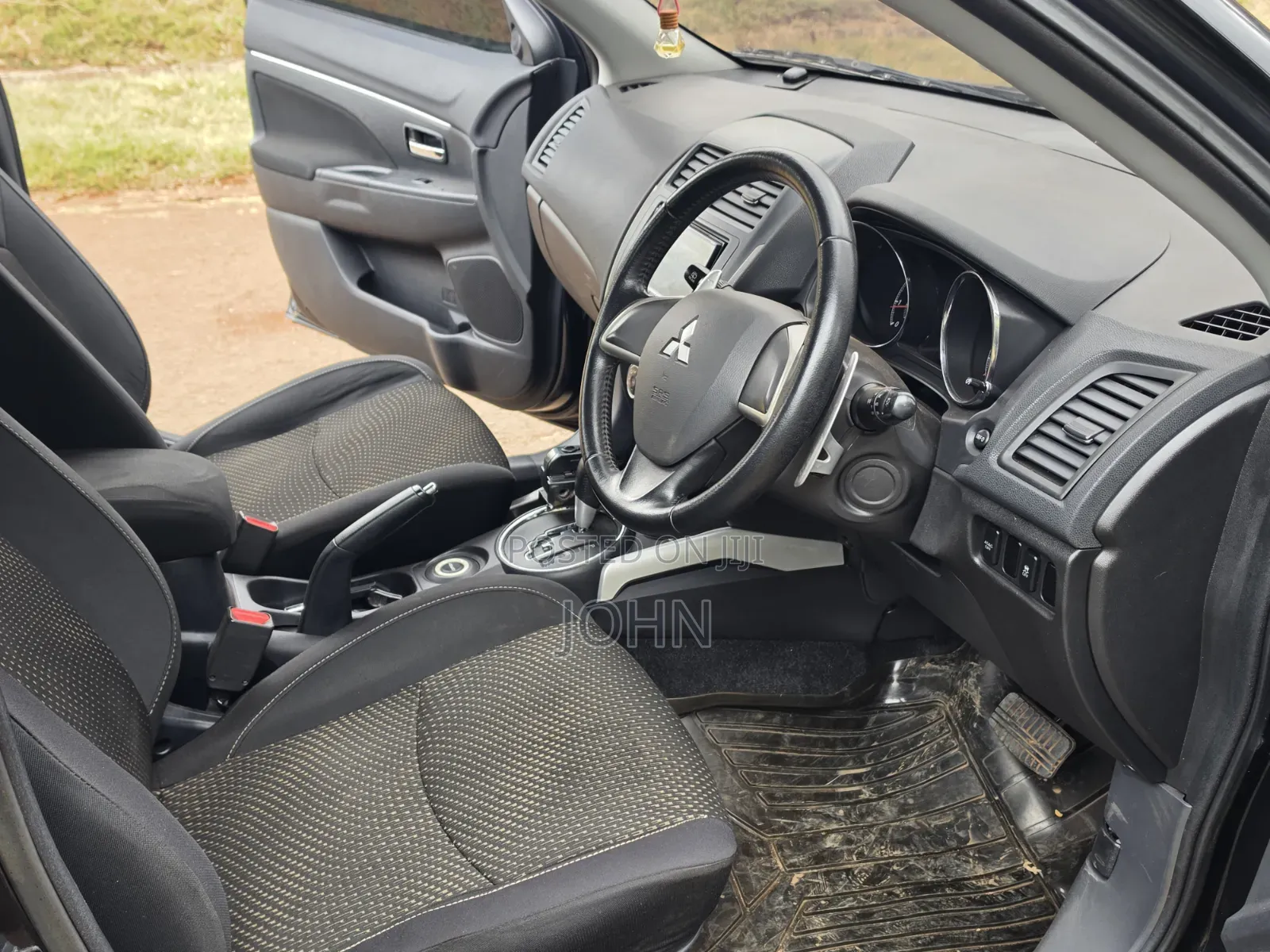 Mitsubishi RVR 2013 Black