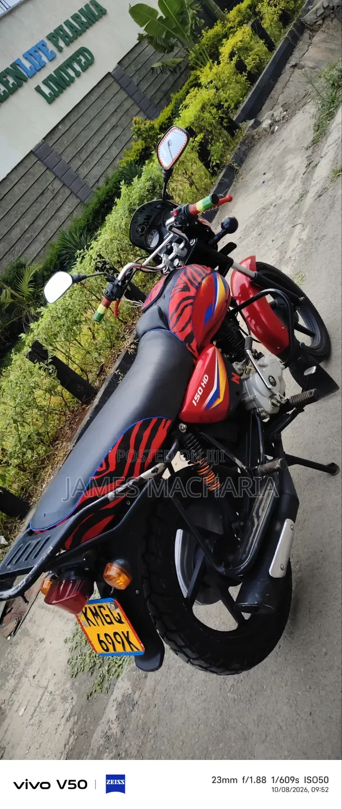 Bajaj Boxer 150 UG 2025 Red