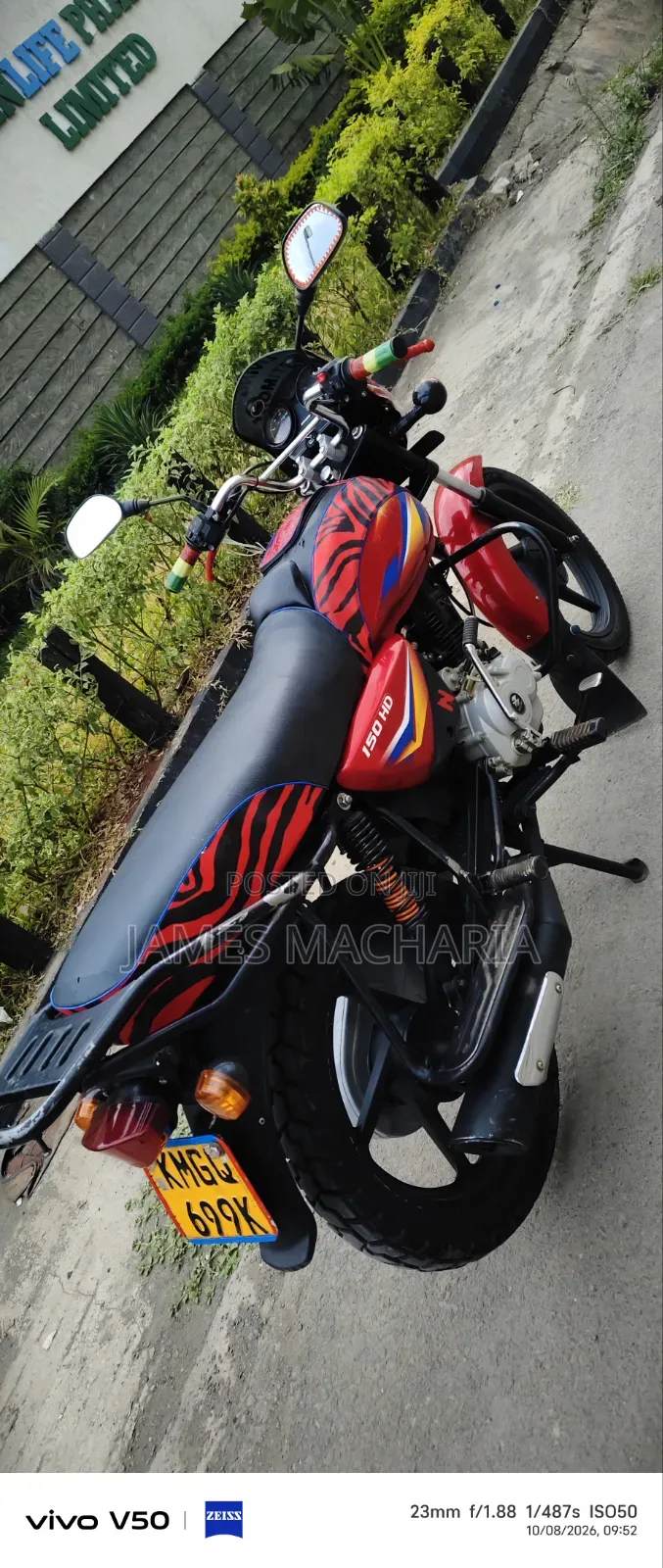 Bajaj Boxer 150 UG 2025 Red