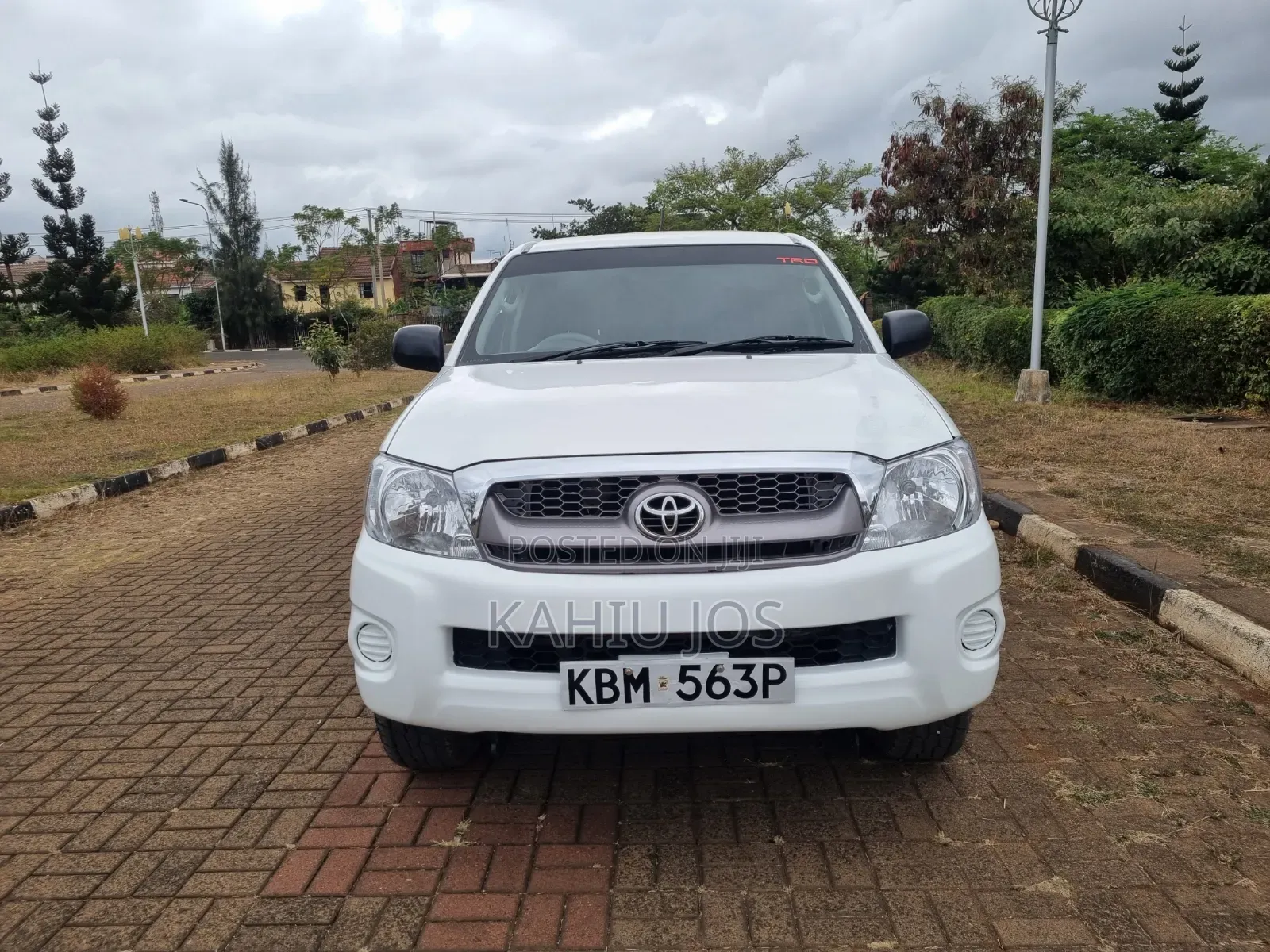Toyota Hilux 2010 White