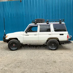 Toyota Land Cruiser 2016 White
