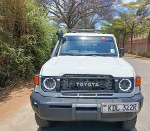 Toyota Land Cruiser 79 Series 2022 White