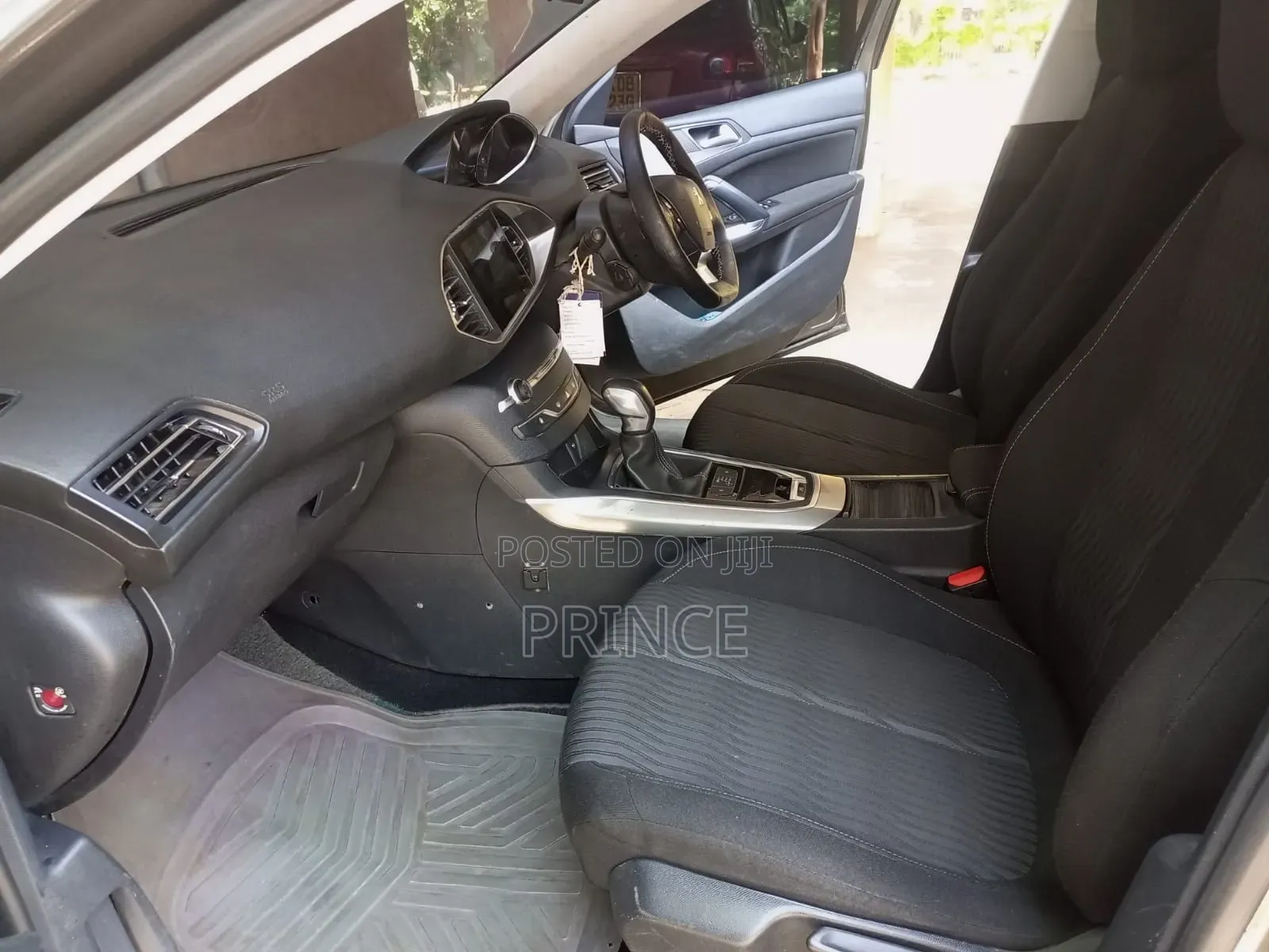 Peugeot 308 2016 Green