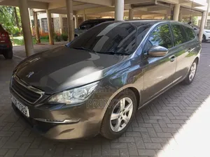 Peugeot 308 2016 Green