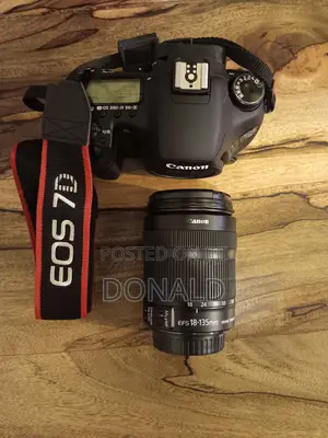 Canon 7D With 18-135mm Lens Full Kit