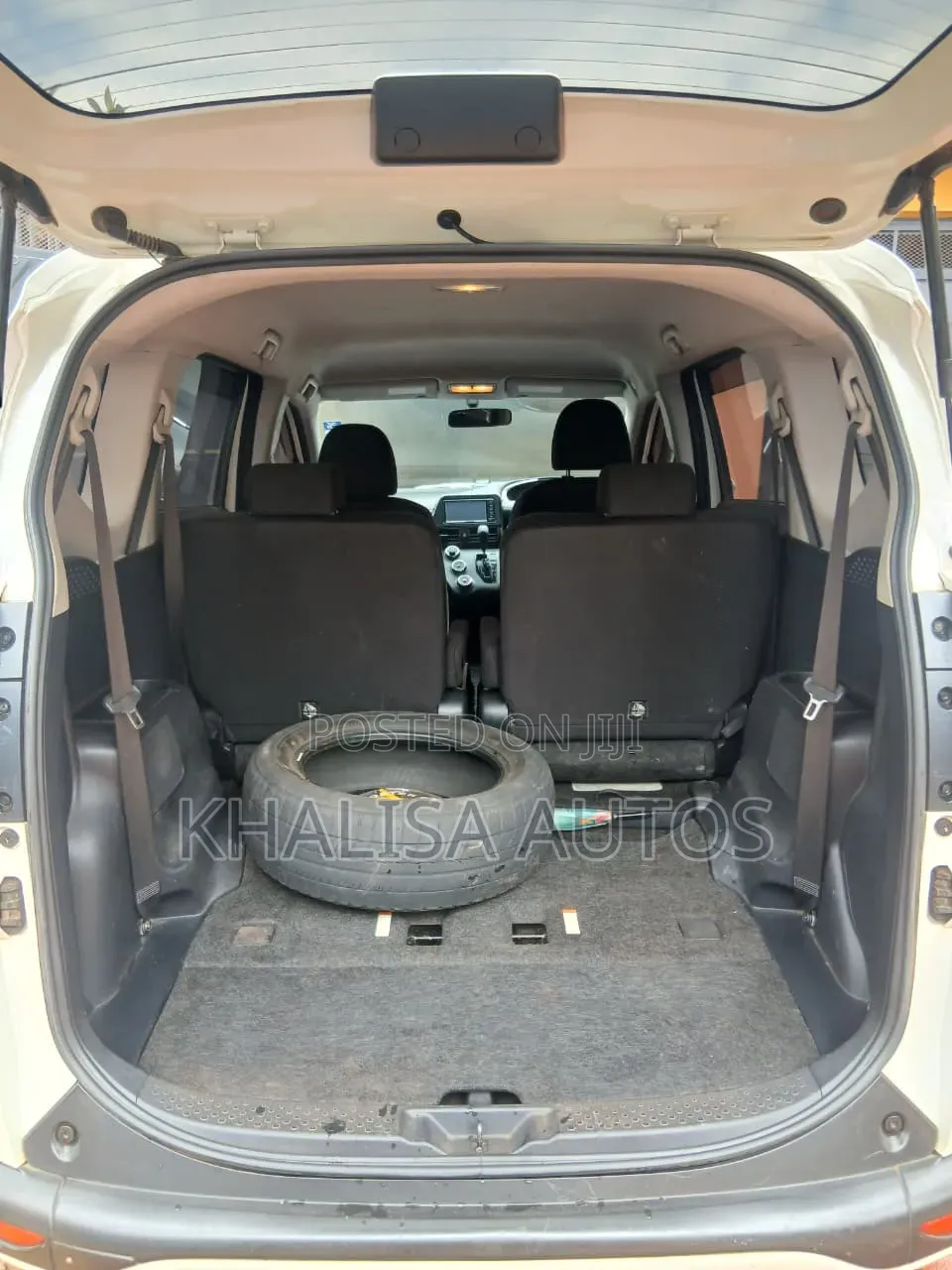 Toyota Sienta 2017 White
