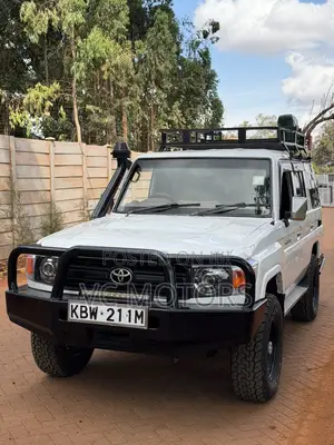 Toyota Land Cruiser 76 Series 2012