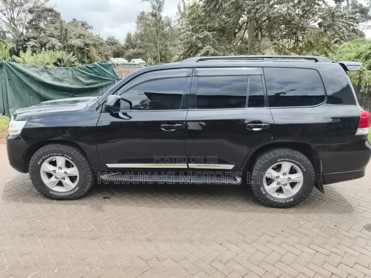 Toyota Land Cruiser 2010 Black