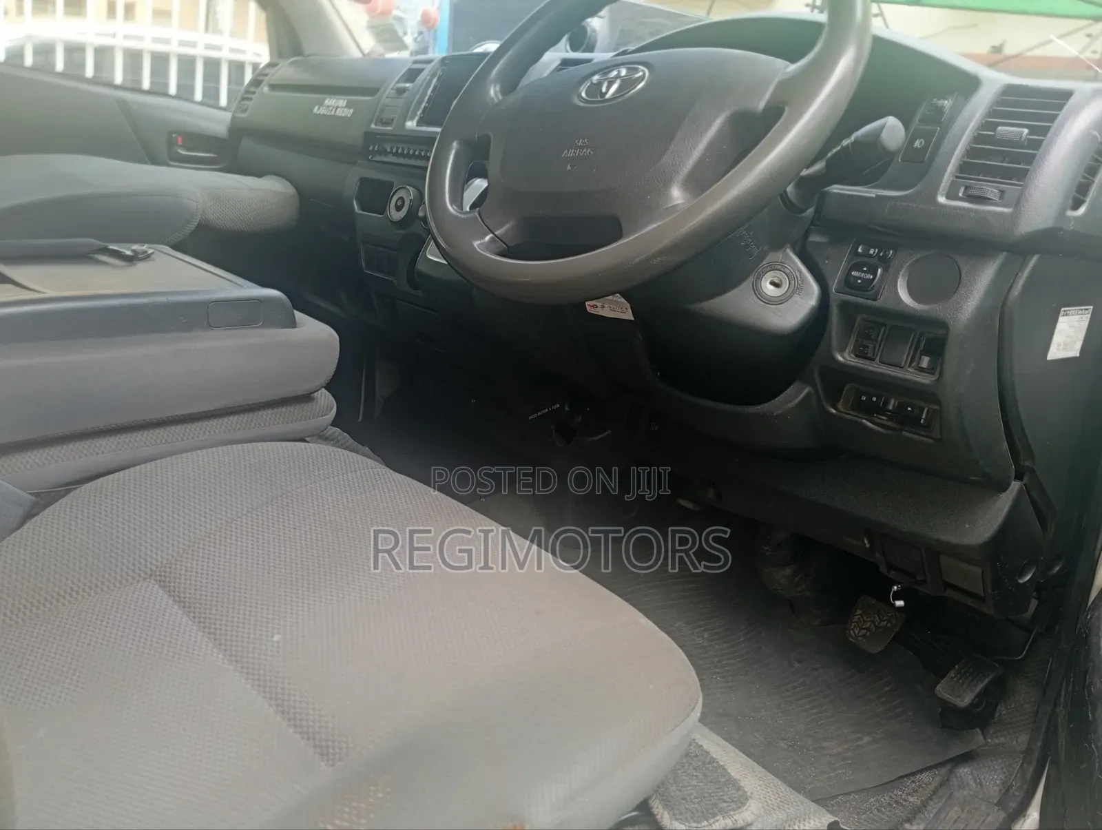 Toyota HiAce 2015 White