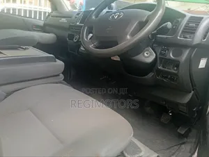 Toyota HiAce 2015 White
