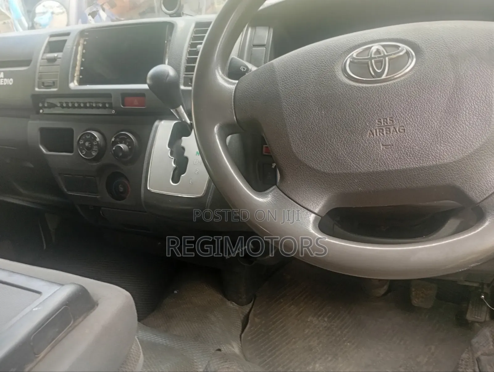 Toyota HiAce 2015 White