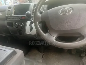 Toyota HiAce 2015 White