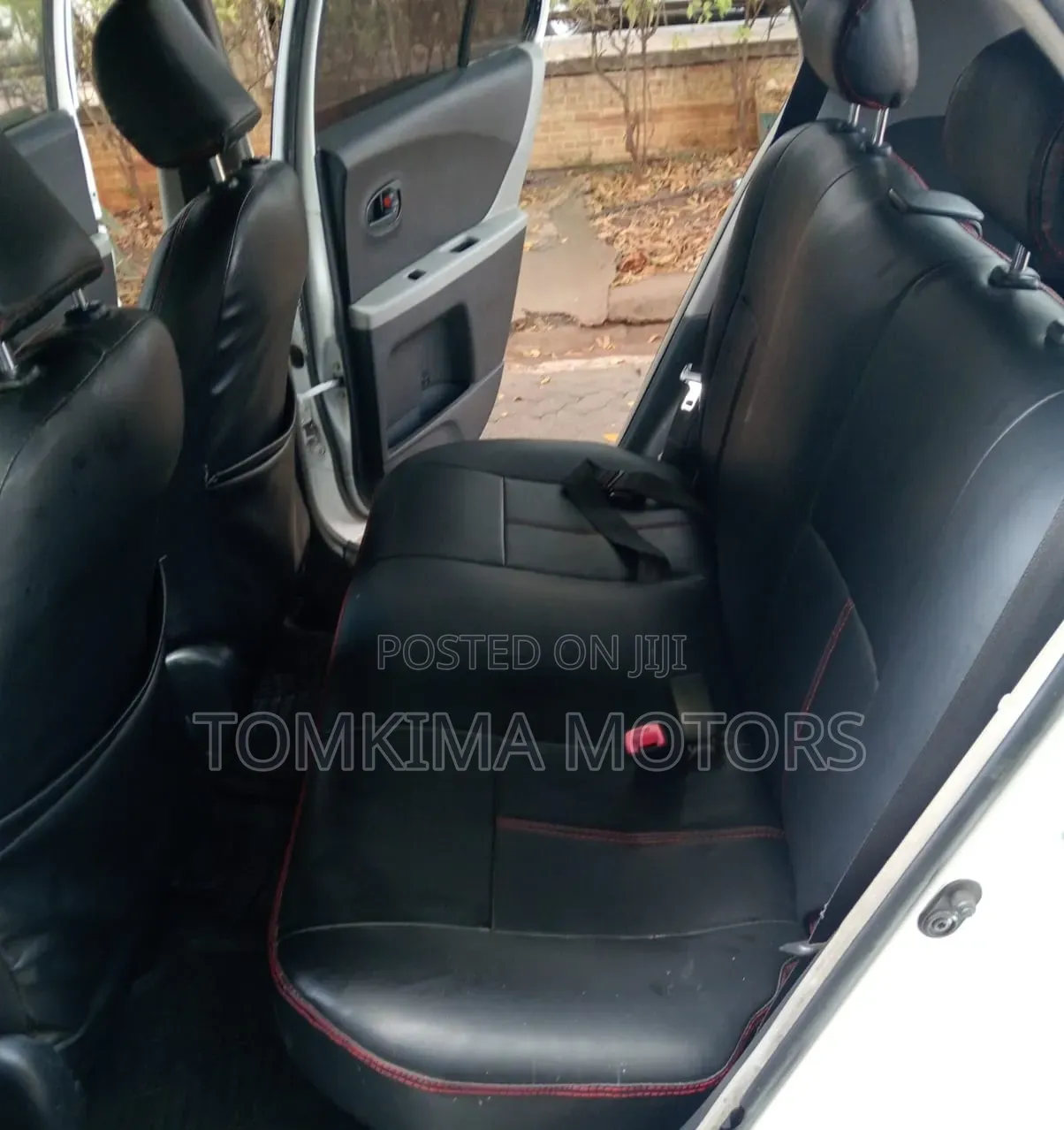Toyota Vitz 2011 White