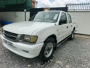 Isuzu Tougher 2001 White