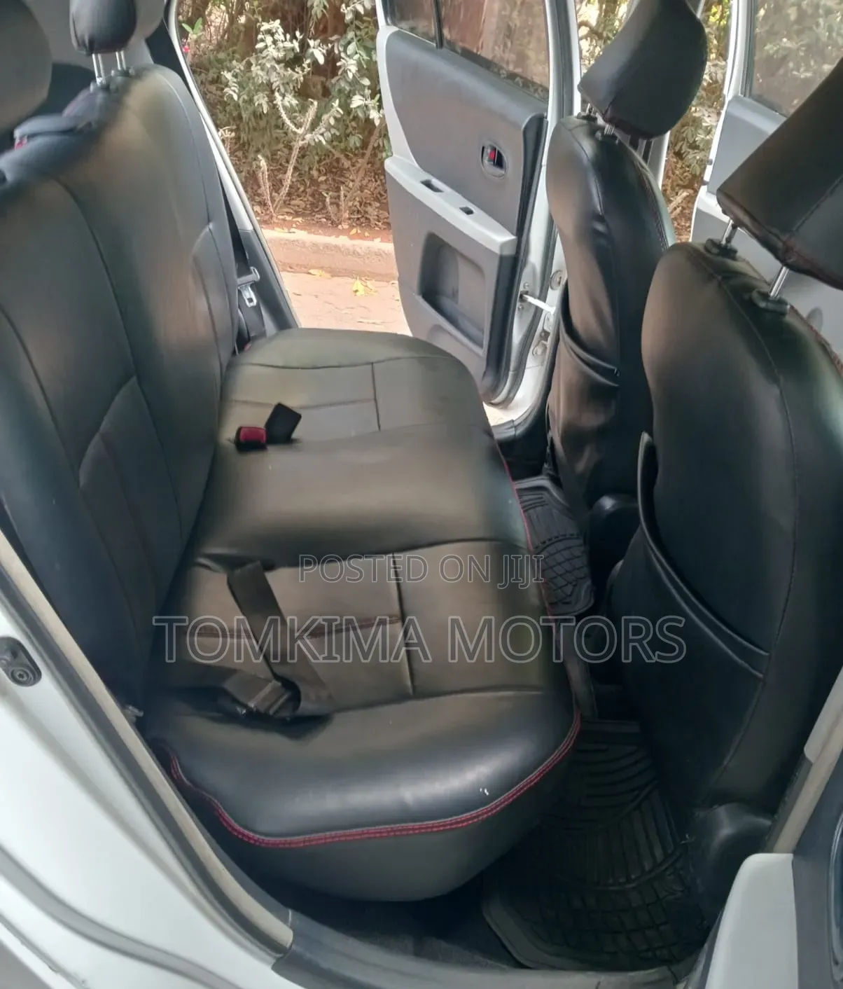Toyota Vitz 2011 White