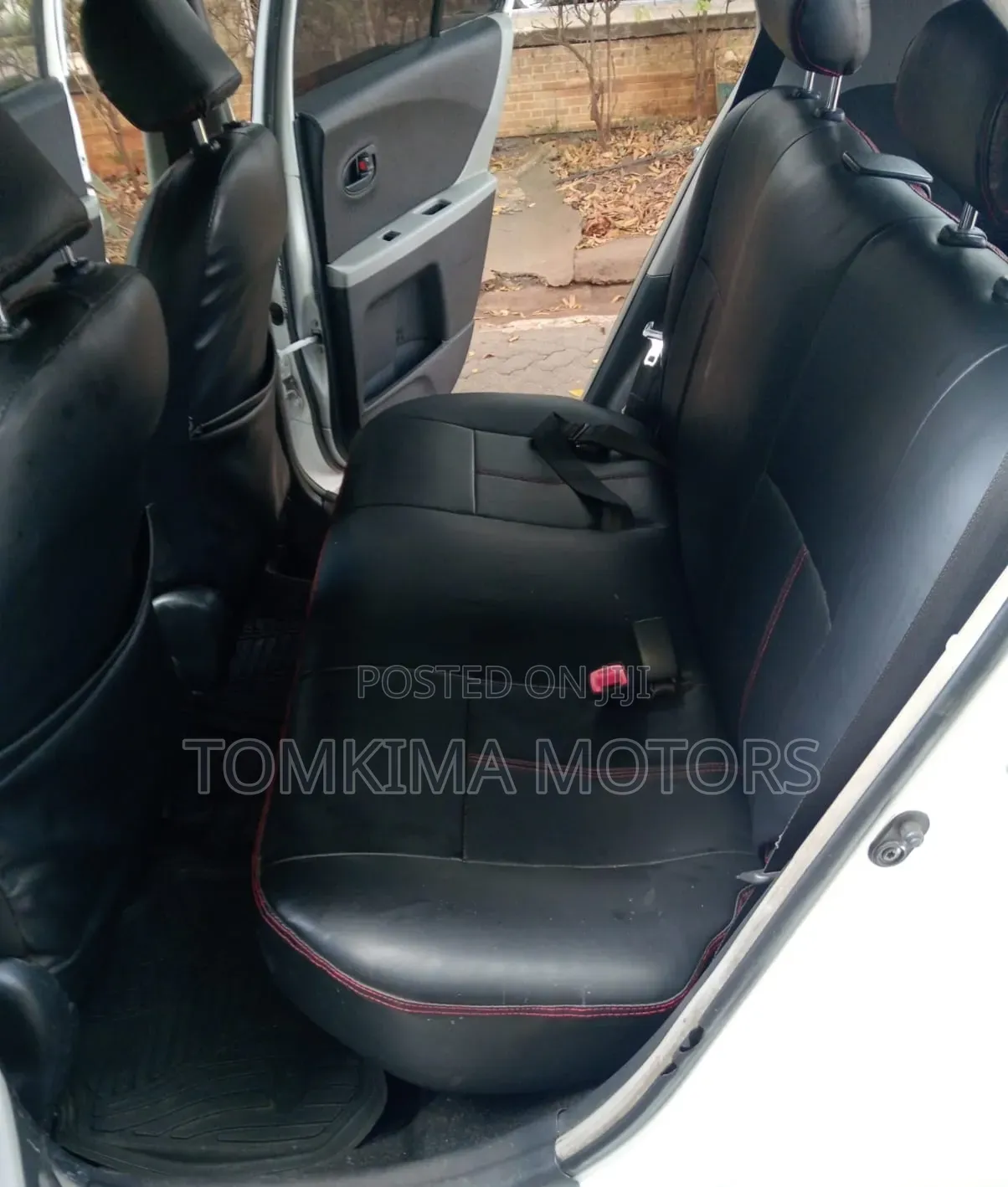 Toyota Vitz 2011 White