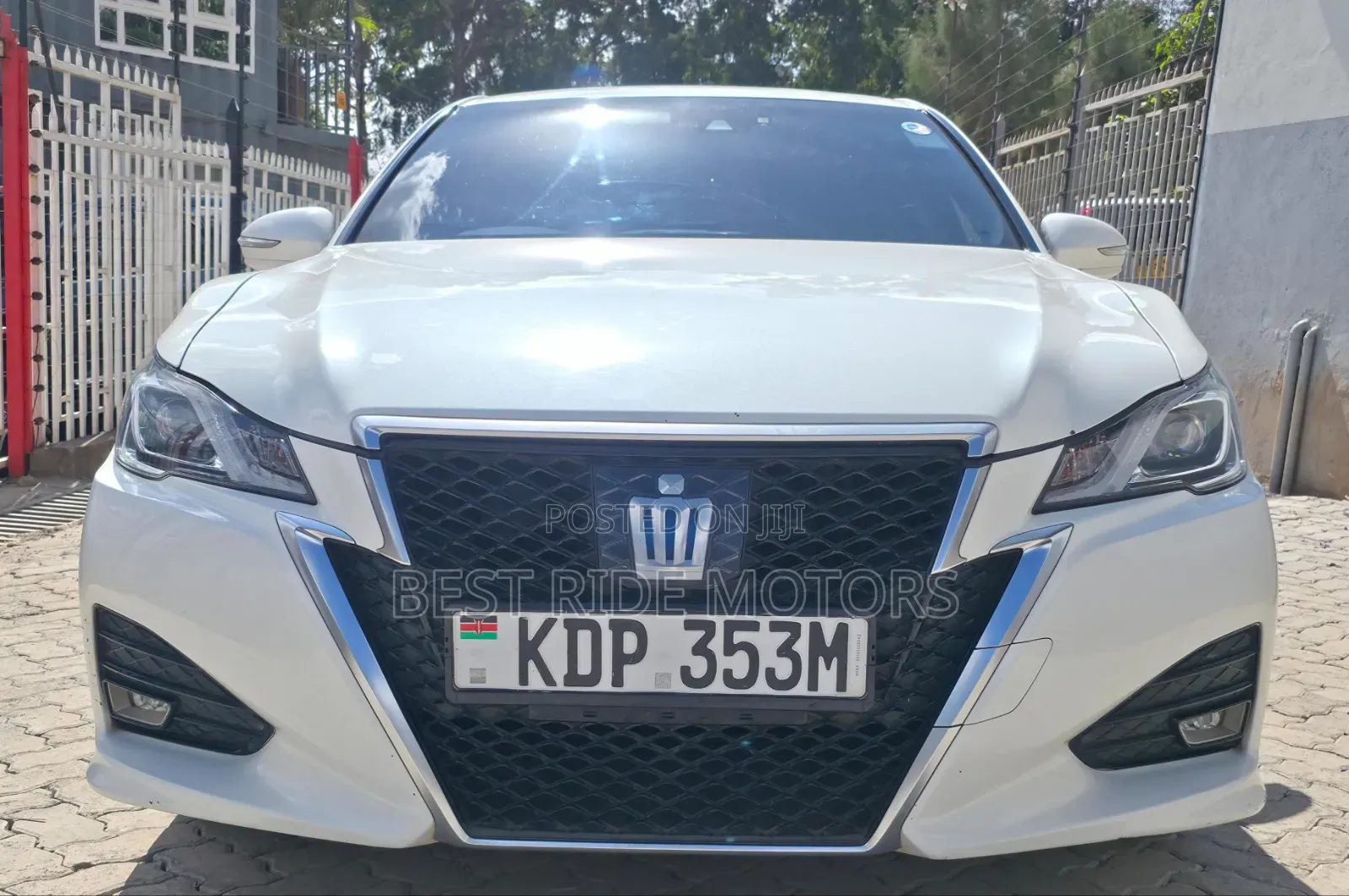Toyota Crown 2017 White