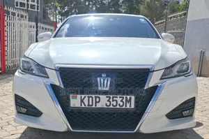 Toyota Crown 2017 White