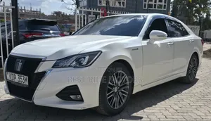 Toyota Crown 2017 White