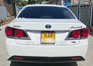 Toyota Crown 2017 White