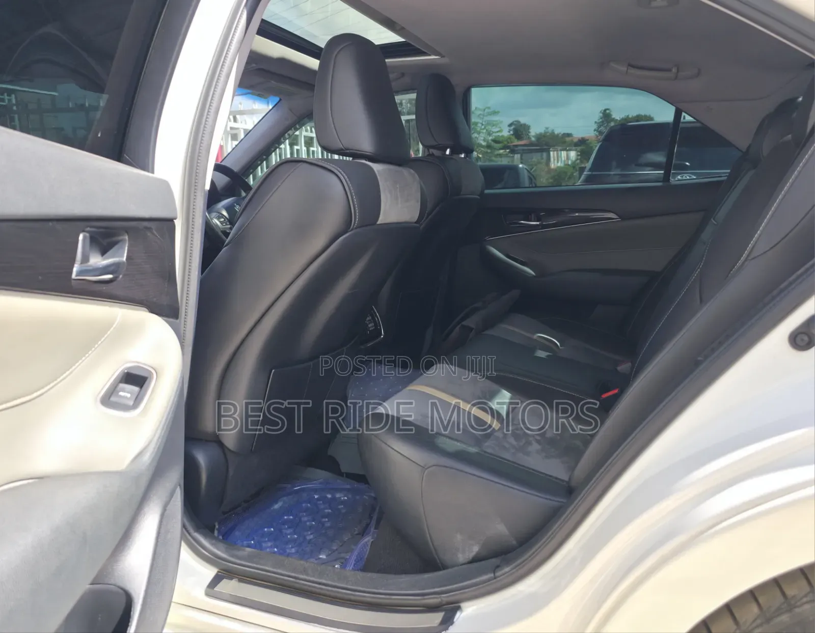 Toyota Crown 2017 White